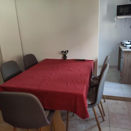 Lelle Lelke Apartmanhaz Apartment Balatonlelle Exterior photo