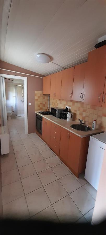 Lelle Lelke Apartmanhaz Apartment Balatonlelle Exterior photo