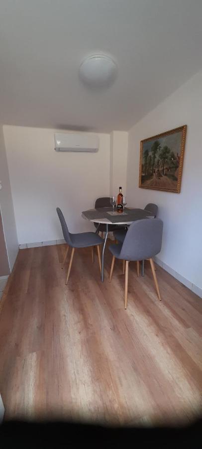 Lelle Lelke Apartmanhaz Apartment Balatonlelle Exterior photo