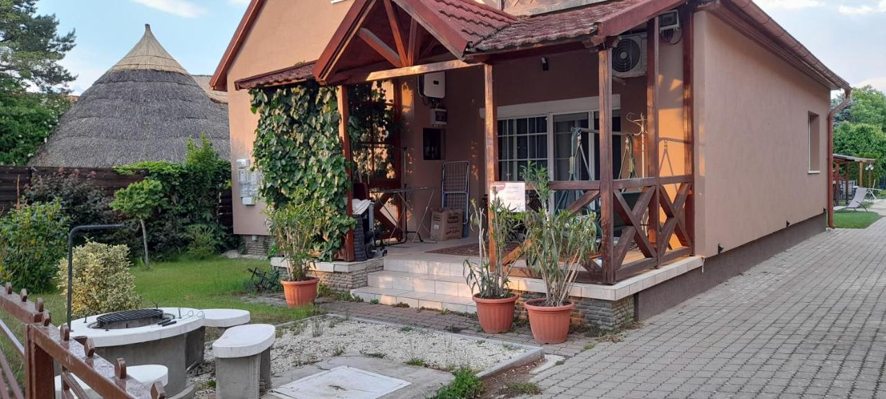 Lelle Lelke Apartmanhaz Apartment Balatonlelle Exterior photo