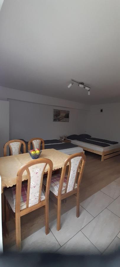 Lelle Lelke Apartmanhaz Apartment Balatonlelle Exterior photo