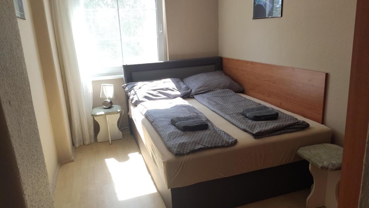 Lelle Lelke Apartmanhaz Apartment Balatonlelle Exterior photo